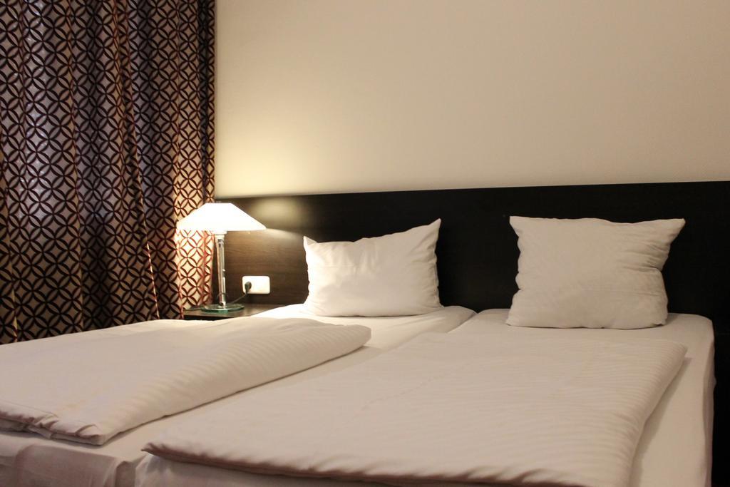 Aariana Hotel Offenbach am Main ภายนอก รูปภาพ