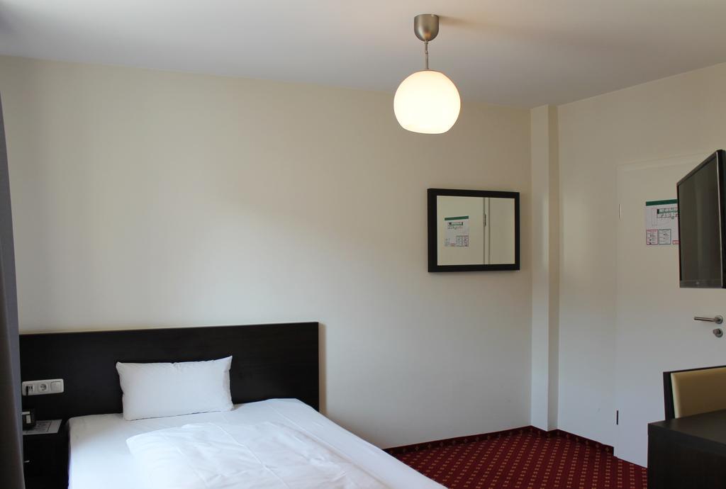 Aariana Hotel Offenbach am Main ภายนอก รูปภาพ